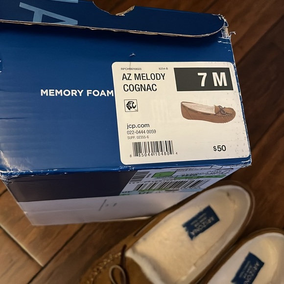 Arizona Memory Foam Slipper Shoe - Picture 7 of 7